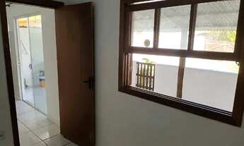 Imagem 6: Casa 1 quarto, próxima a praia do Rio Tavares, Pico da Cruz, quintal gramado e murado