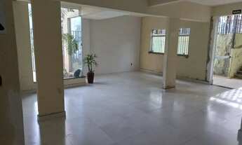 Imagem 2: Aluga-se um excelente apto tipo área privativa de três quartos bairro castelo