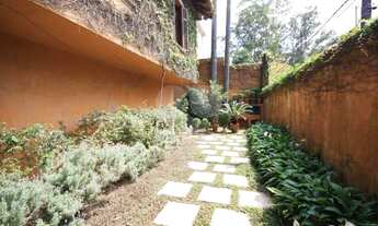 Imagem 3: Linda casa na Cidade Jardim com piscina e Jardim