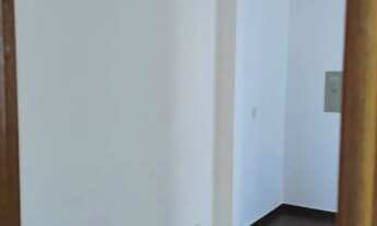 Imagem 3: Alugo apartamento de 2 quartos com sacada no bairro Coqueiral