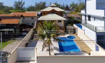 Imagem 5: Maravilhosa Casa Indicidual ao lado do mar na Praia do Campeche, financiavel