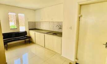 Imagem 2: Casa grande com 4 vagas coberta no centro Bairro Vila Góis Anápolis