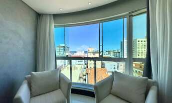 Imagem 2: Apartamento de 2 dormitórios de frente com vista para o mar e box/vaga de garagem no Centr