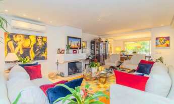 Imagem 3: Oportunidade Única no Bairro Três Figueiras - Exclusividade, Conforto e Sofisticação em um