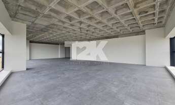 Imagem 2: Sala comercial com 154,40m²