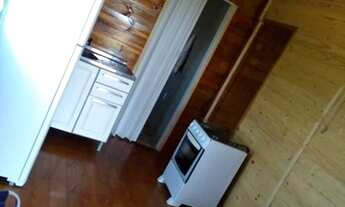 Imagem 3: Casa de madeira a poucos metros do mar