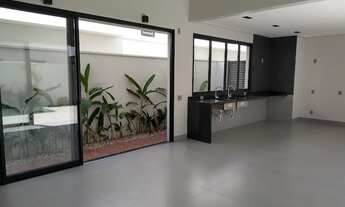 Imagem 4: Casa de condomínio para venda tem 210 metros quadrados com 3 quartos