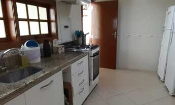 Imagem 3: Casa de condomínio para aluguel possui 300 metros quadrados com 4 quartos