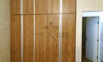 Imagem 4: Casa / Padrão - 3 Dormitórios - Bosque dos Eucaliptos - Venda - Residencial