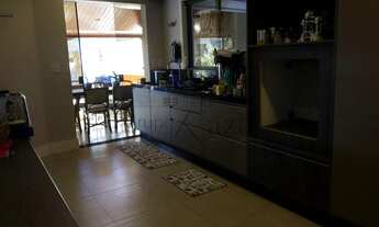 Imagem 2: Casa de condomínio sobrado para venda tem 306 metros quadrados com 4 quartos