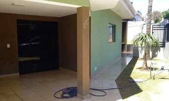 Imagem 5: Casa para aluguel possui 120 metros quadrados com 3 quartos em Jardim Caviúna - Rolândia