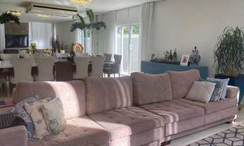 Imagem 2: Sobrado para venda com 411 metros, 4 quartos e piscina