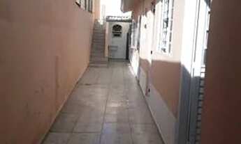 Imagem 3: ALUGO CASA Vila Zeze 3 dormitórios sendo uma suíte Ampla sala, cozinha 1 banheiro social