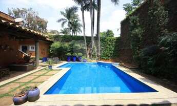 Imagem 2: Linda casa na Cidade Jardim com piscina e Jardim