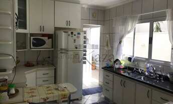 Imagem 6: Casa de condomínio para aluguel e venda tem 284 metros quadrados com 5 quartos