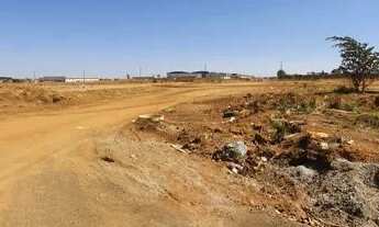 Imagem 6: ALUGO lote de terreno com 11.200m2 cercado de muros com portão na Qi 13 do Setor Industria