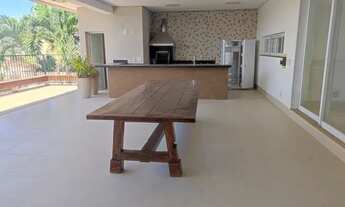 Imagem 2: Casa para aluguel possui 250 metros quadrados com 5 quartos sendo 4 suíte