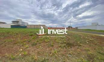 Imagem 2: Lote à venda no Condomínio Damha III, com 425 m2 e área de lazer completa