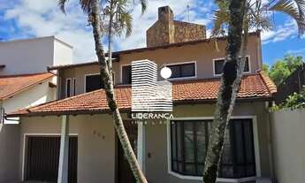 Imagem: Casa 05 Dormitórios, 02 Suítes no João