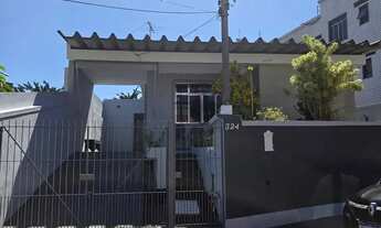 Imagem: Casa 2Q, Quintal com Linda Floreira, Rica