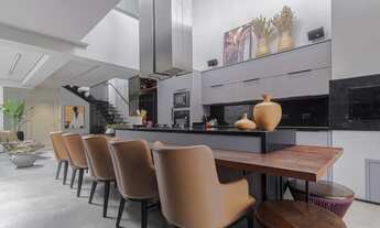 Imagem 5: Casa para venda tem 195 metros quadrados com 3 quartos em Boa Vista - Curitiba - Paraná