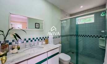 Imagem 11: Casa Tríplex Beira-Mar no Condomínio Portogalo Disponível para Venda