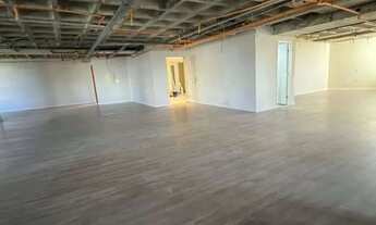 Imagem 7: Alugo/Vendo espaço comercial 200 m2, 4 sanitários, 6 vagas, Caminho das Árvores