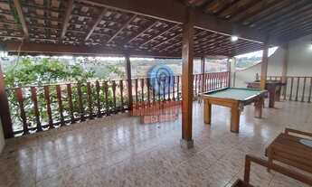 Imagem 15: Oportunidade! Sobrado com 304m², Piscina Aquecida, Churrasqueira e Muito Conforto