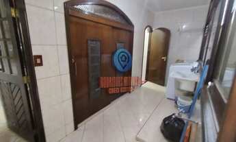 Imagem 12: Oportunidade! Sobrado com 304m², Piscina Aquecida, Churrasqueira e Muito Conforto