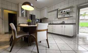 Imagem 7: Casa em AMPLO terreno no centro do Rio Maina em Criciúma