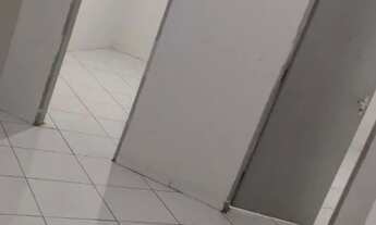 Imagem 5: Imóvel no 1° andar - Kit Net com 2 quartos e água inclusa