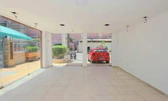 Imagem 5: Loja na Rua Maria Tomásia ao lado do Shopping Del Paseo