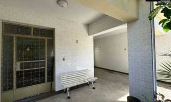 Imagem 5: Casa no Setor Coimbra, 3 Quartos sendo 1 Suíte, 2 Salas, Lote com 390m², 3 Vagas, Ótima Es