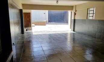 Imagem 3: Casa Mosela - rua principal - garagem 4 carros - piscina