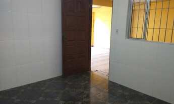 Imagem 3: Casa reformada quarto e cozinha, excelente localização fácil acesso a transporte público