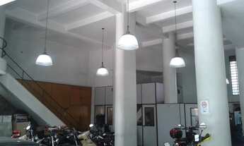 Imagem 2: Loja para aluguel ou venda possui 300 m2, com escritório e mezanino em Santa Cecília!