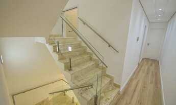 Imagem 4: Sobrado para venda possui 198 metros quadrados com 4 quartos sendo todos com suítes