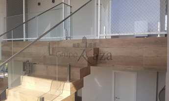 Imagem 3: Casa de condomínio para venda possui 400 metros quadrados com 5 quartos