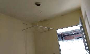 Imagem 5: Alugo kitnet quarto mais cozinha e banheiro 450 incluindo água e luz