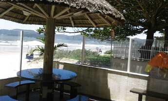 Imagem 4: Casa em Frente ao Mar em Porto Belo com 03 Suítes e Ampla Área Externa