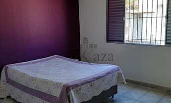 Imagem 3: Casa para venda com 347 metros quadrados com 6 quartos