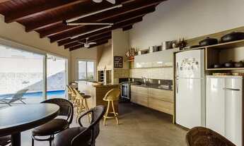 Imagem 2: Código 1075 / Casa de 04 dormitórios (01 suíte), com ótima área de lazer