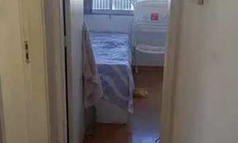 Imagem 7: Apartamento na Vila da Penha no 1º andar de frente com 2 varandas, 2 quartos, d