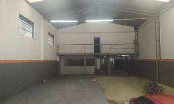 Imagem 5: Galpão/Depósito/Armazém para aluguel tem 300 metros quadrados com 6 quartos