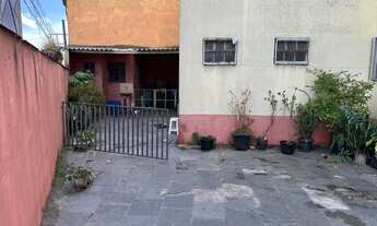 Imagem 7: Prédio comercial no térreo com apartamentos no 1° e 2° andar, a venda na Vila Ponte Rasa