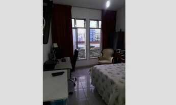 Imagem 3: Quarto individual de casal confortável grande de frente no Flamengo