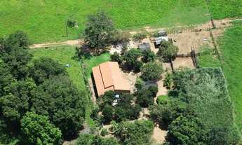 Imagem 2: Fazenda em Ponte Alta. Beira do asfalto. Troca