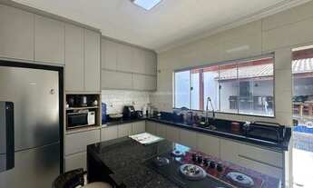 Imagem 2: Casa à Venda: 4 Quartos sendo 3 Suítes e Varanda Gourmet no Residencial Palmeiras