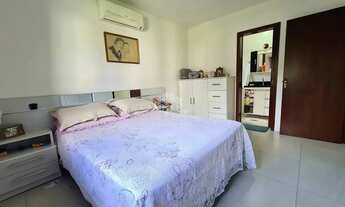 Imagem 7: Casa com 3 dormitórios (sendo 1 suíte), garagem para 2 carros, anexo nos fundos e pátio na