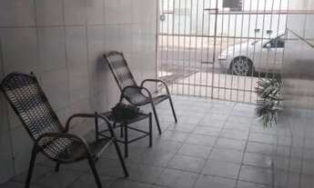 Imagem: Vendo casa no pôr do sol